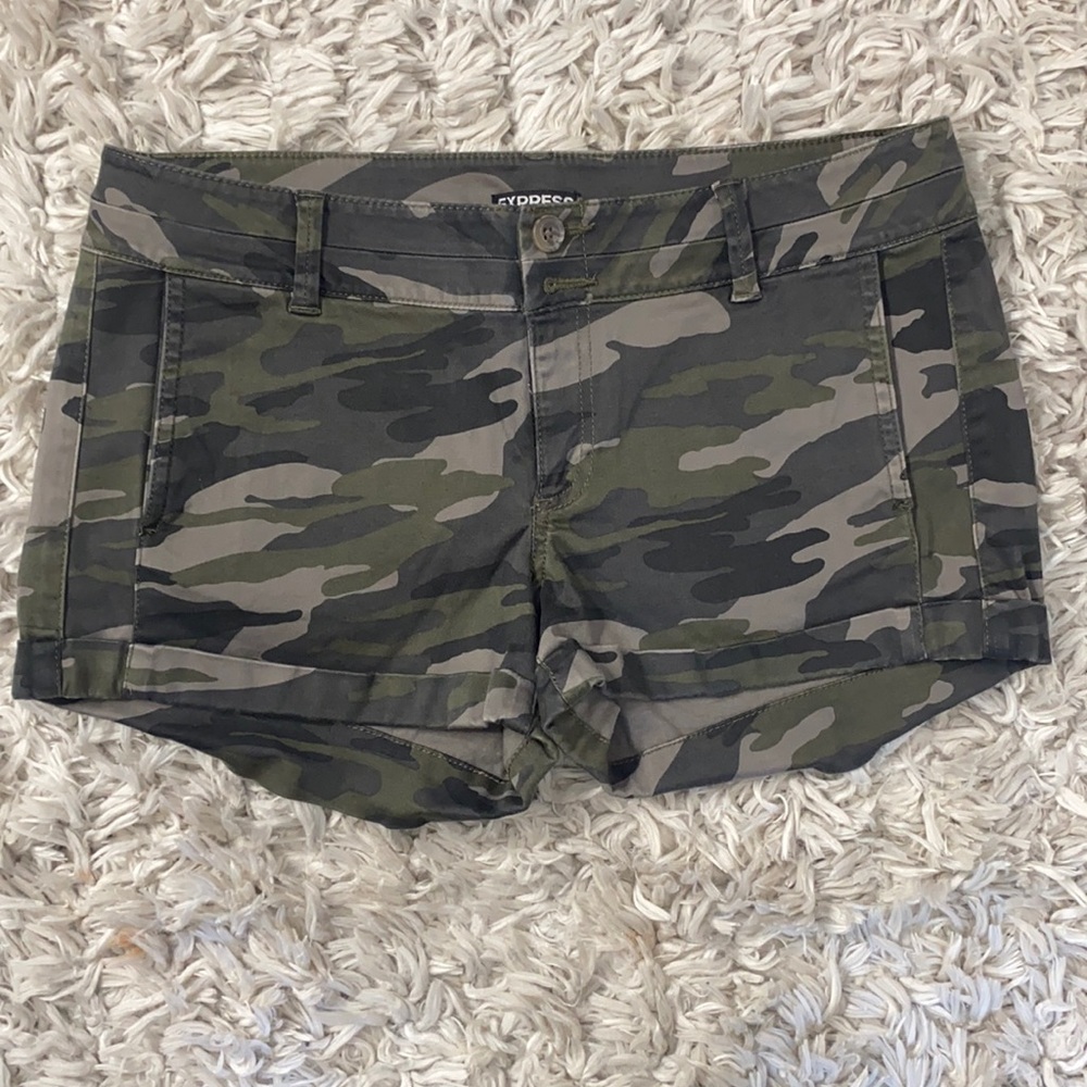 Express Shorts